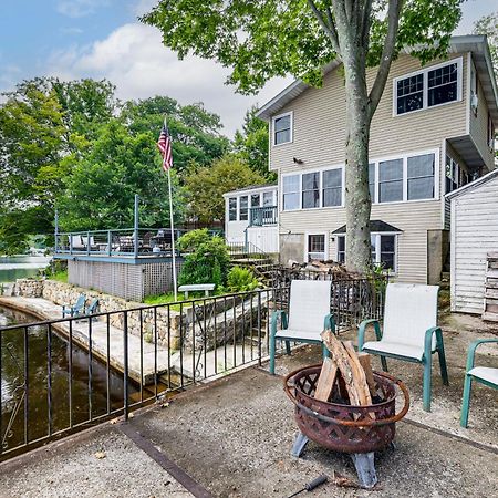 Classic Waterfront Home On Lake Maspenock With Grill Hopkinton Exterior photo