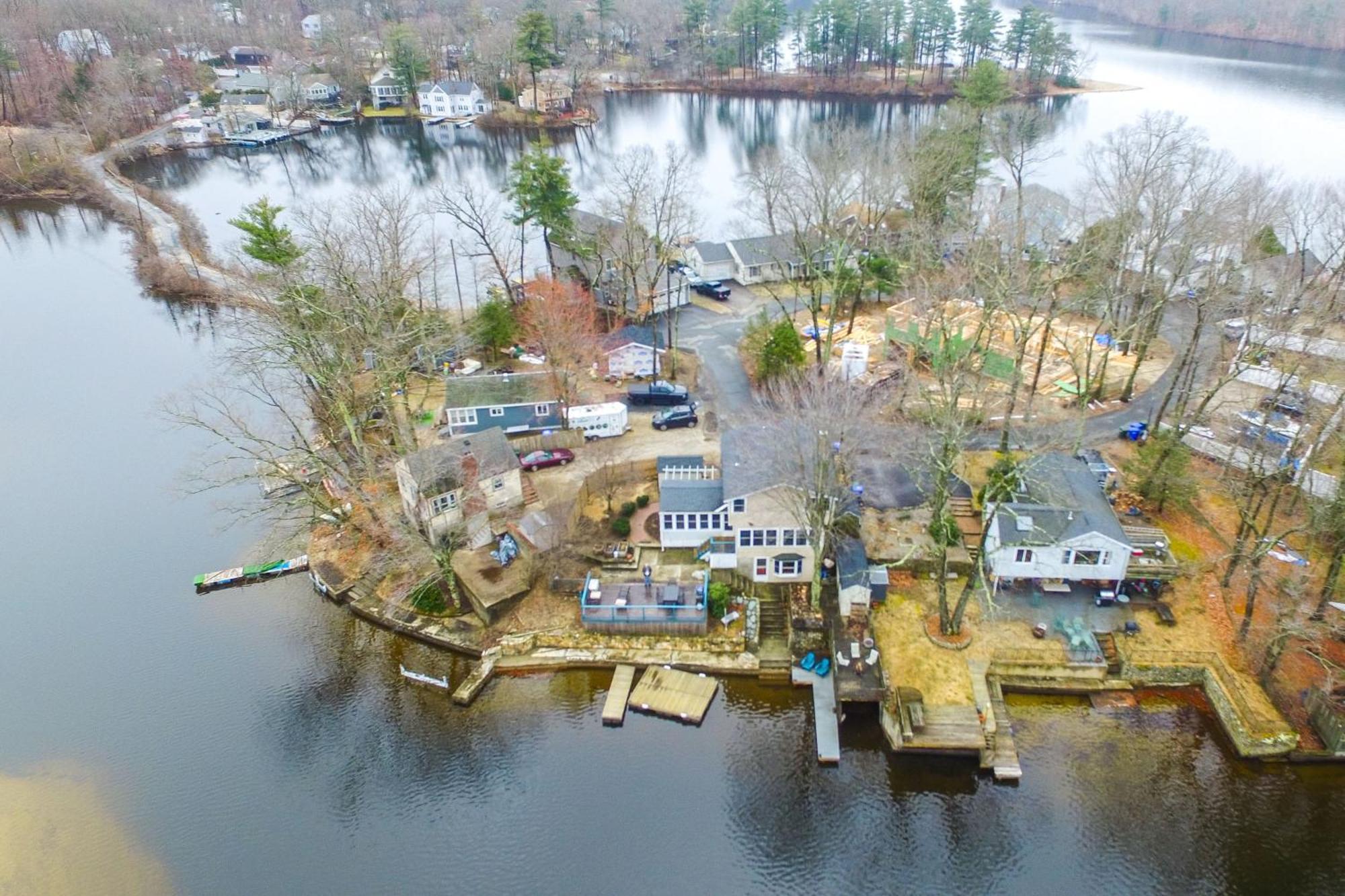 Classic Waterfront Home On Lake Maspenock With Grill Hopkinton Exterior photo