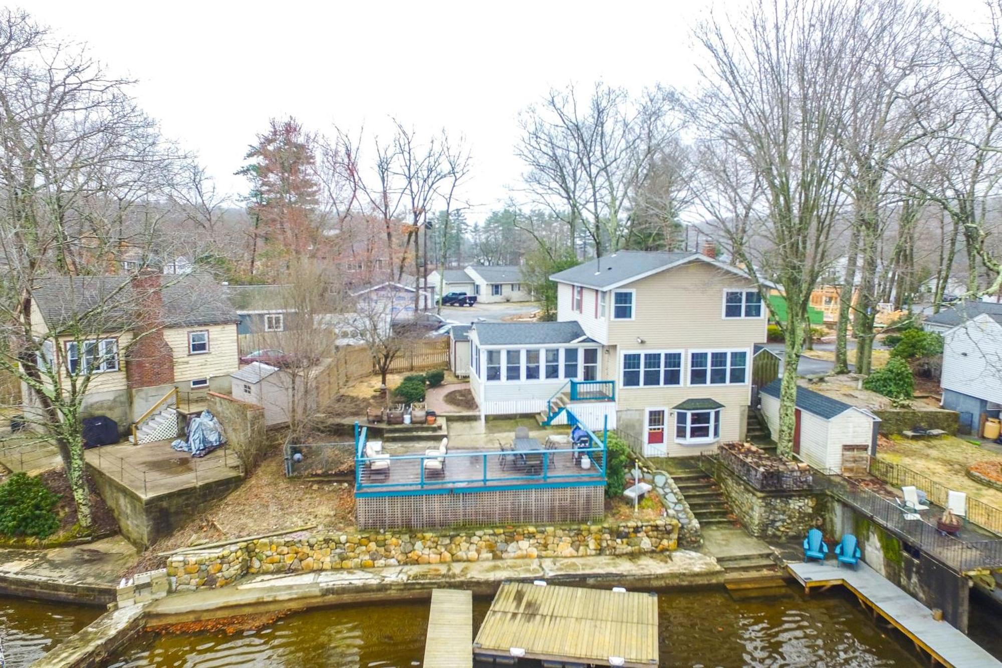 Classic Waterfront Home On Lake Maspenock With Grill Hopkinton Exterior photo