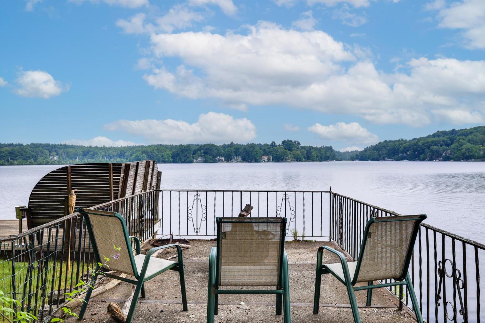 Classic Waterfront Home On Lake Maspenock With Grill Hopkinton Exterior photo