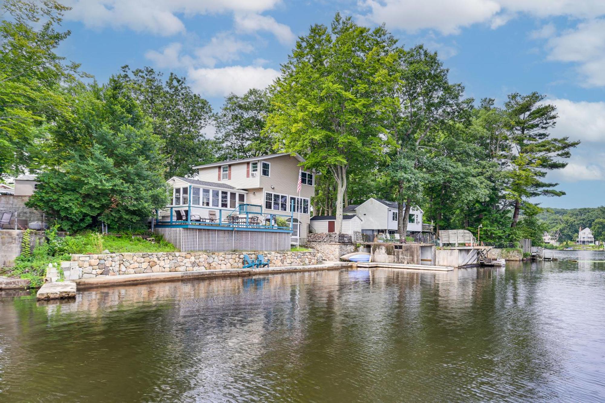 Classic Waterfront Home On Lake Maspenock With Grill Hopkinton Exterior photo