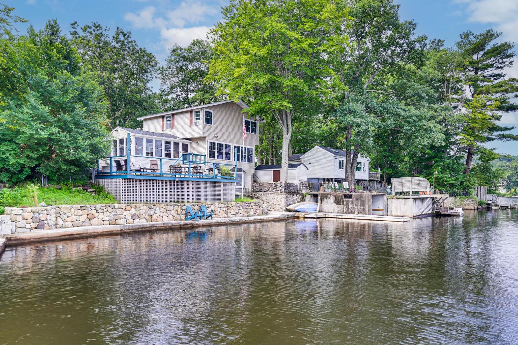 Classic Waterfront Home On Lake Maspenock With Grill Hopkinton Exterior photo