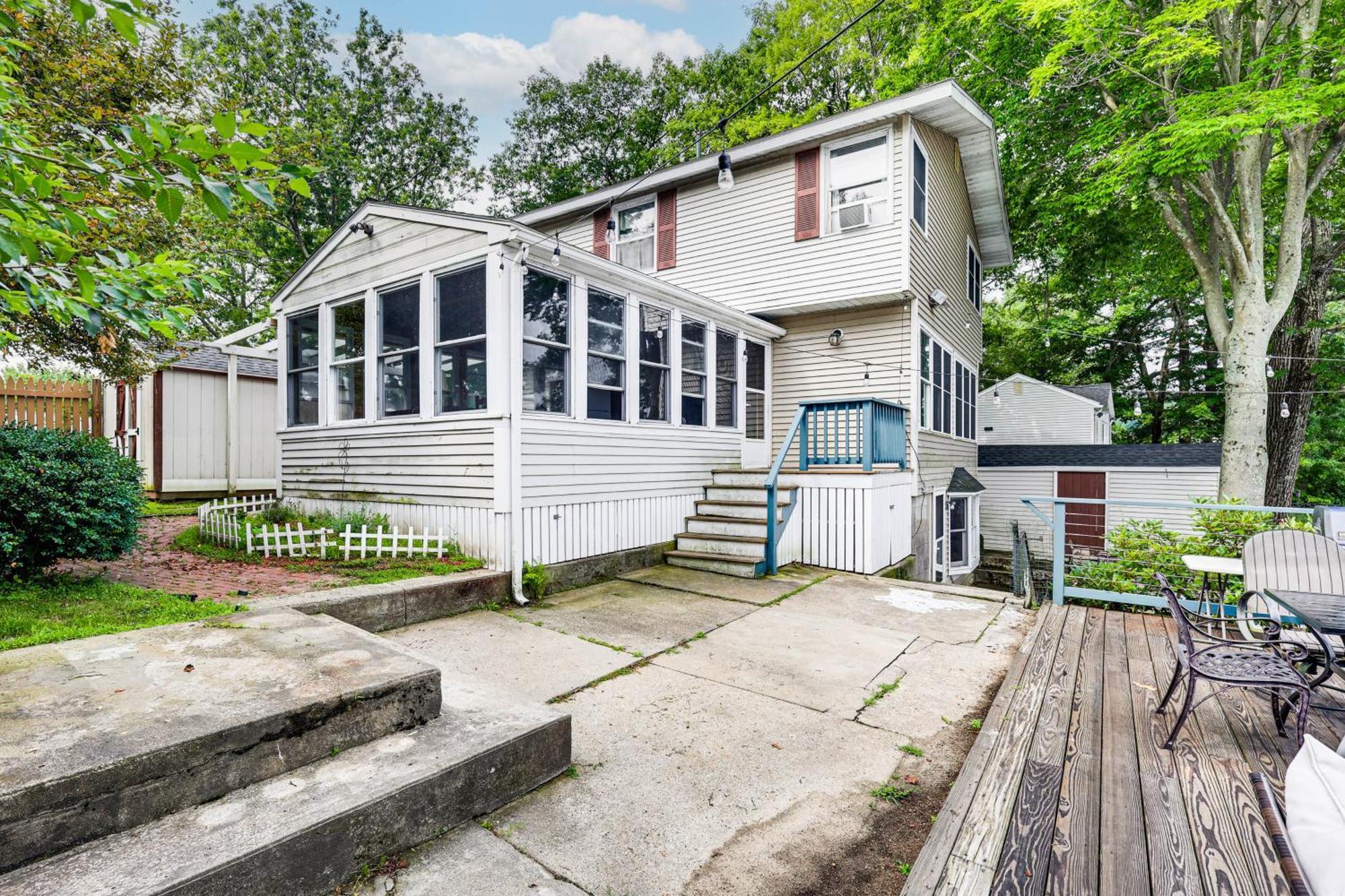 Classic Waterfront Home On Lake Maspenock With Grill Hopkinton Exterior photo